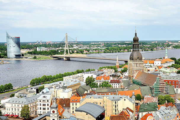 Πανόραμα άποψη πάνω από την πόλη της Ρίγας, Λετονία. - Φωτογραφία, εικόνα