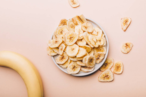 Snack saludable de chips de plátano - Foto, Imagen