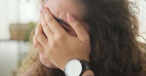 Desperate woman crying at home - Footage, Video
