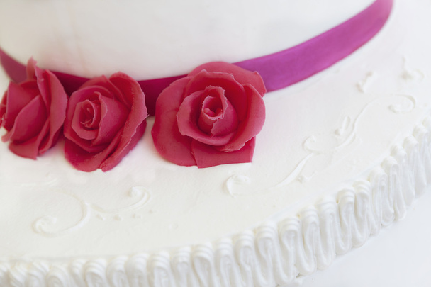 γαμήλια τούρτα με τριαντάφυλλα - Φωτογραφία, εικόνα