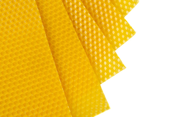 Balmumu. Bal arısını yeniden inşa etmek için balmumu tabanı. Bal peteği. Arıcılık konsepti - Fotoğraf, Görsel