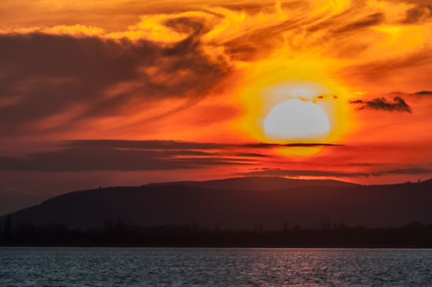 Восход солнца - Фото, изображение