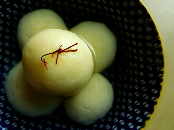  Rasgulla Ινδικό γλυκό, Bangali επιδόρπιο δημοφιλής στην Ινδία - Φωτογραφία, εικόνα