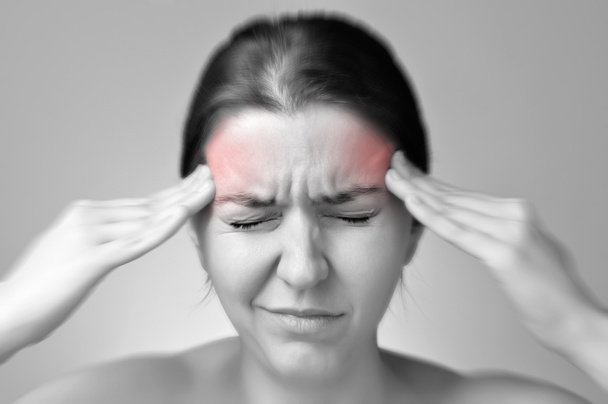 Migren sahip genç bir kadın - Fotoğraf, Görsel