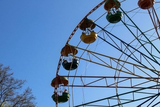 Ferris wheel in a city park - Photo, Image