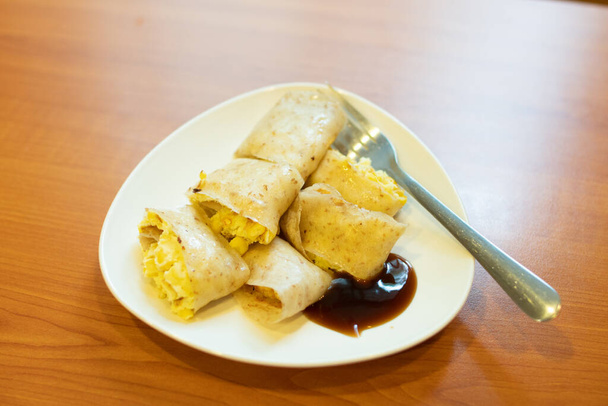 taiwan hagyományos omlettes reggeli az asztalon - Fotó, kép