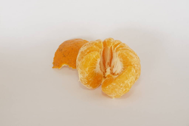 mandarinky vápno plátky na bílém pozadí - Fotografie, Obrázek