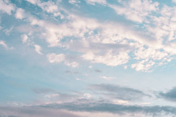 Soft cloud texture on blue sky background - Foto, Imagen