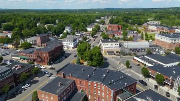 Westborough historic town center aerial view at Main Street and South Street in Worcester County, Massachusetts MA, Verenigde Staten.  - Video