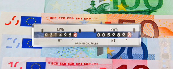 Stromzaehler mit Euro Banknoten Konzept Abstrakt - Fotoğraf, Görsel