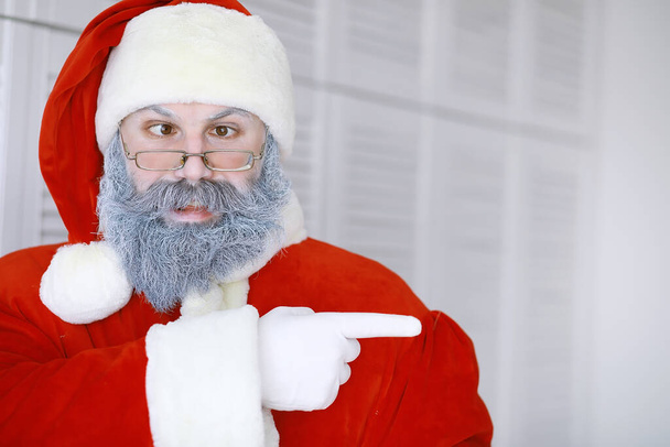 Muotokuva todella onnellinen Santa Claus.Funny Santa. Teema Joululoma ja talvi uusi vuosi Joulu on tulossa! - Valokuva, kuva