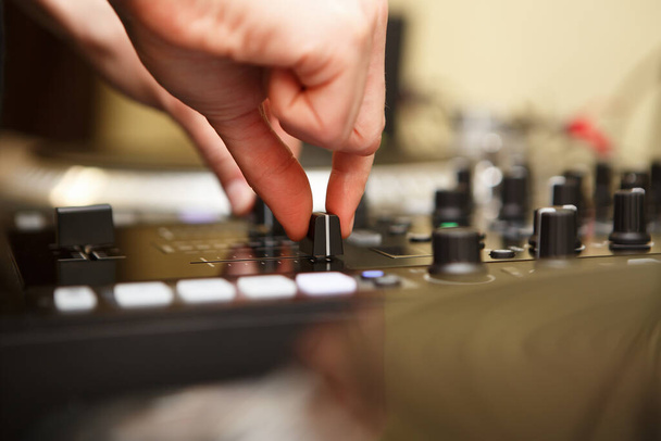 professional sound mixer in the studio - Foto, Bild