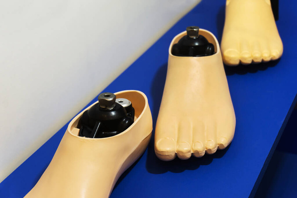 Prosthetic foot. Finished products for amputated limbs. Technical laboratory of the prosthetist. Close-up. - Φωτογραφία, εικόνα