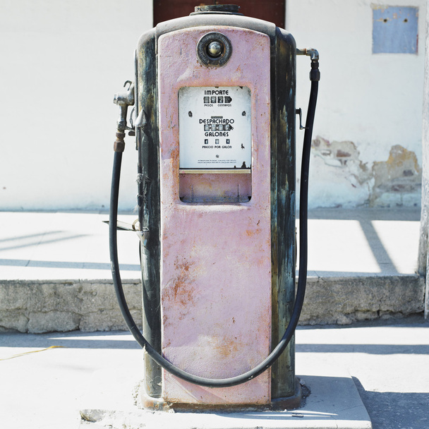 eski benzin istasyonu, holgu - Fotoğraf, Görsel