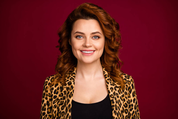 Close-up portrait of her she nice-looking attractive lovely lovable pretty cheerful cheery wavy-haired lady wearing good outfit isolated over dark maroon burgundy marsala color background - Foto, immagini