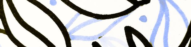ホワイト・トロピカル・ドローイング。明るいパステルアートの装飾。スカイスタイリッシュなバティック。青いエキゾチックなテクスチャ。カキ・ソフト・エレメント。インク・ダーティ・イメージ。ブラック抽象｜Batik. - 写真・画像