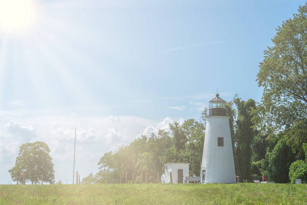 Der Turkey Point Leuchtturm im Elk Neck State Park entlang der Chesapeake Bay. - Foto, Bild