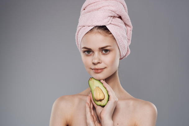 beautiful woman naked shoulders spa treatments avocado natural cosmetics - Foto, immagini