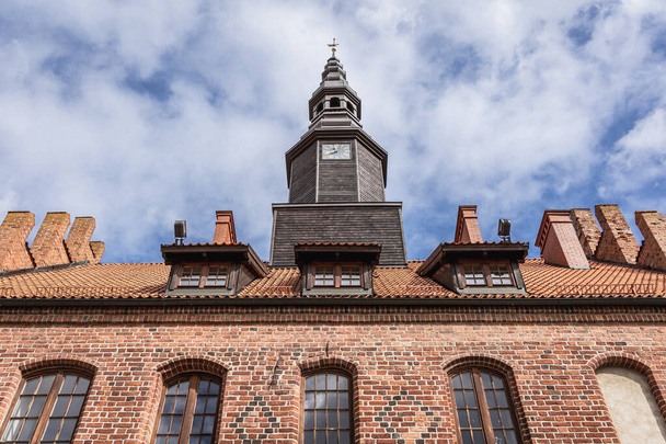 Közelkép egy történelmi városháza épület Morag, kisváros Warmia-Mazury régió Lengyelország - Fotó, kép