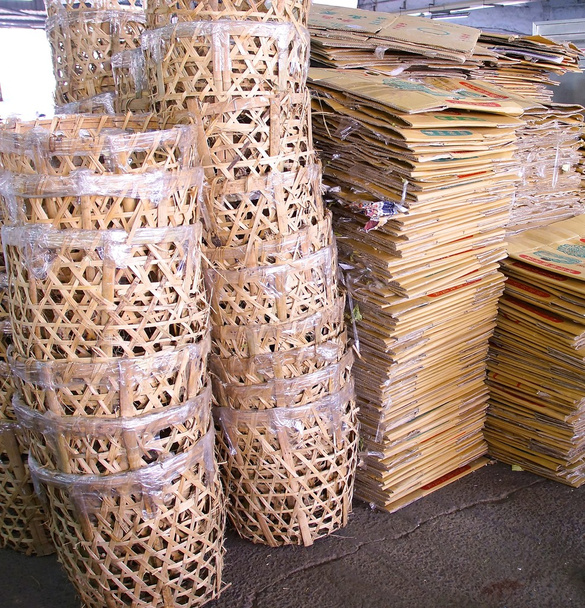 bambusové koše a kartony - Fotografie, Obrázek