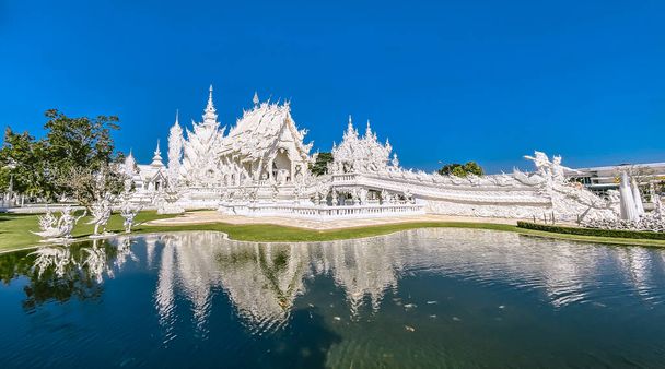 Wat Rong Khun, a fehér templom Chiang Rai, Chiang Mai tartomány, Thaiföld - Fotó, kép