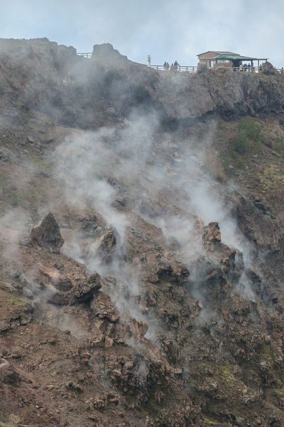 ヴェスヴィオ火山のクレーター  - 写真・画像