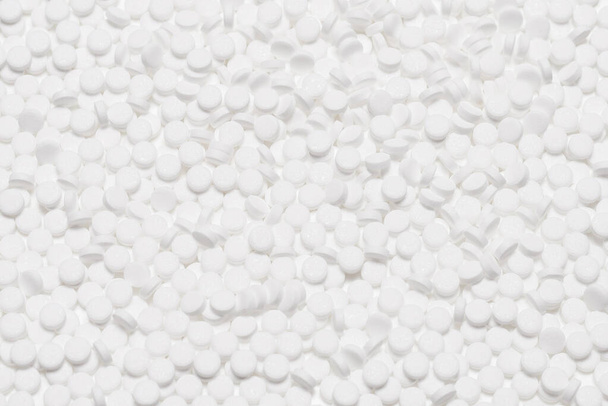 Ζάχαρη υποκατάστατα χάπια απομονώνονται σε λευκό φόντο.  - Φωτογραφία, εικόνα