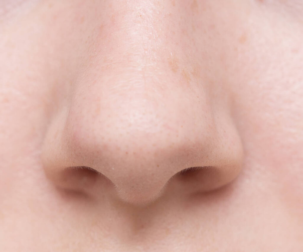 Primer plano de la nariz humana, macro - Foto, Imagen