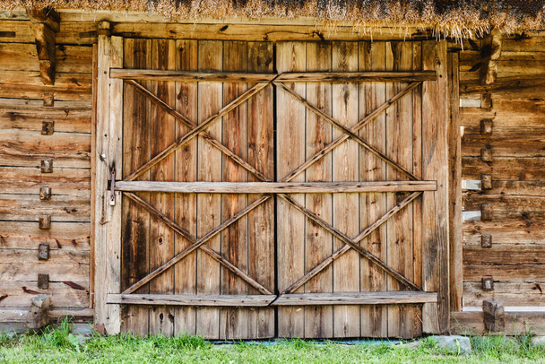staré dřevěné dveře s oknem - Fotografie, Obrázek