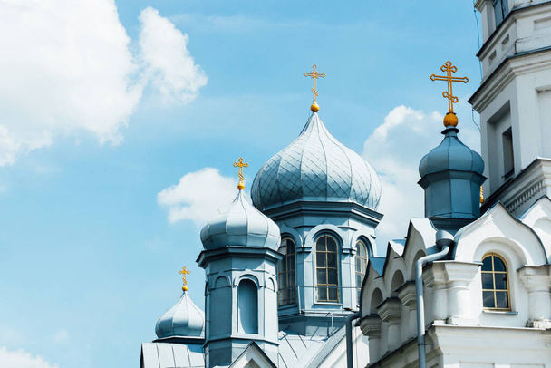 вид на золоті куполи московського кремля
 - Фото, зображення