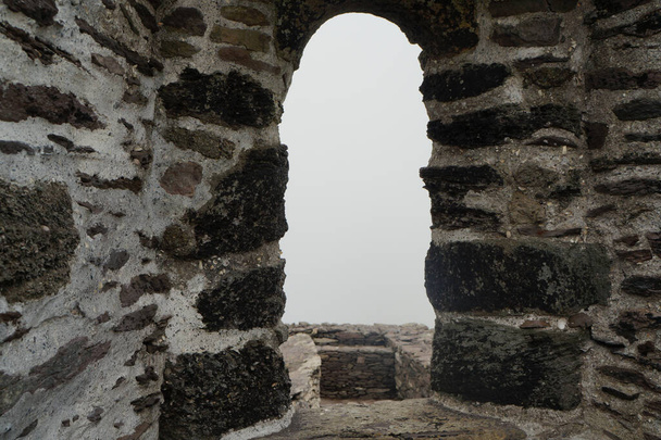 Wyspa Skellig Michael, znana również jako Wielki Skellig, jest domem dla jednego z najbardziej znanych, ale trudno dostępnych średniowiecznych klasztorów w Irlandii. - Zdjęcie, obraz