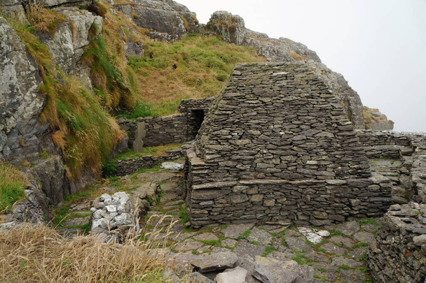 Ostrov Skellig Michael, také známý jako Velký Skellig, je domovem jednoho z nejznámějších, ale těžko přístupných středověkých klášterů Irska. - Fotografie, Obrázek
