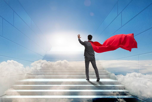 Супергерой-бизнесмен, успешный в карьерной лестнице - Фото, изображение