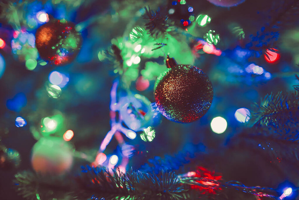 a variety of toys for the christmas tree - 写真・画像