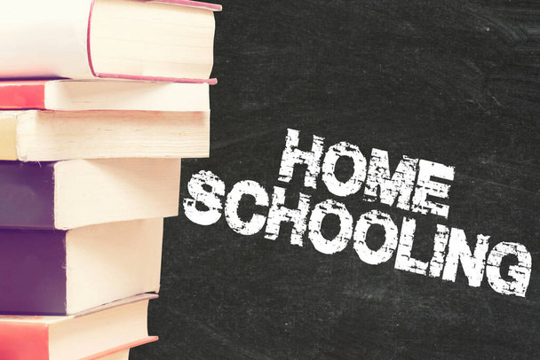 Libros, pizarras y educación en el hogar - Foto, Imagen