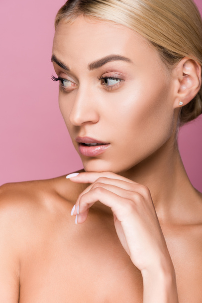 beautiful blonde woman with perfect skin looking away isolated on pink - Fotoğraf, Görsel
