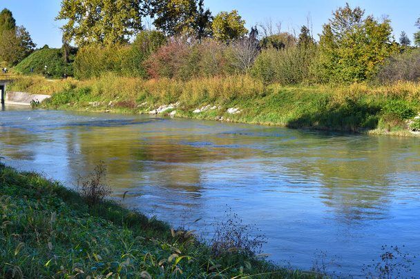 rivière qui coule dans le paysage rural - Photo, image