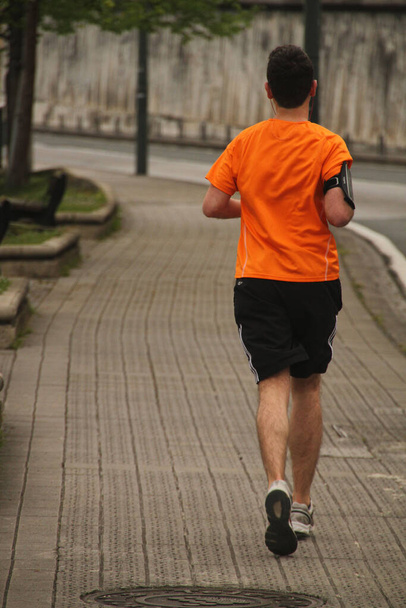 Correr en un entorno urbano - Foto, imagen