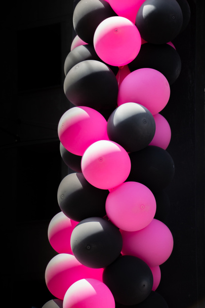 Açık hava partisi için bir sürü renkli balon. - Fotoğraf, Görsel