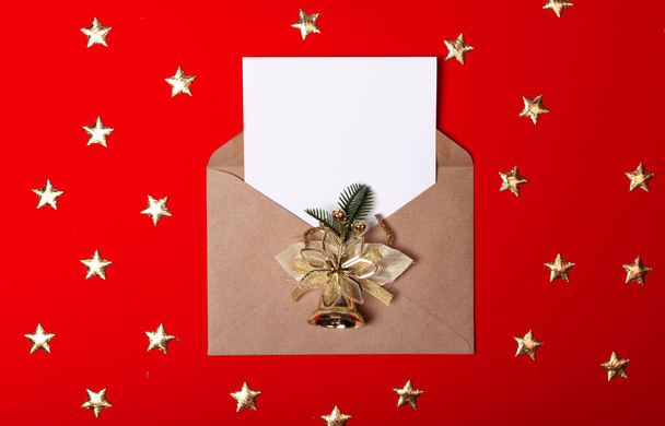Envelope letter with an empty gladent and a place for text on a red background with stars. - Foto, Imagen