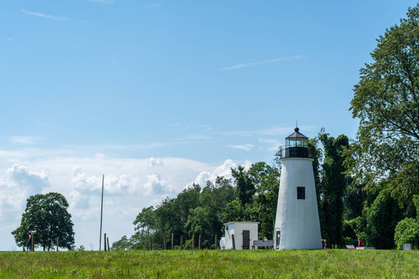 The Turkey Point Lighthouse in the Elk Neck State Park along the Chesapeake Bay. - Photo, Image