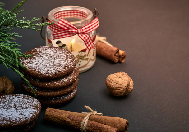 Gingerbread cookies with spices and decorations. - Фото, зображення