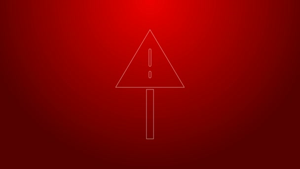 Zöld vonal Felkiáltójel háromszög ikon elszigetelt piros háttér. Figyelmeztető jel, óvatos, figyelem, veszélyjelző jel. 4K Videó mozgás grafikus animáció - Felvétel, videó