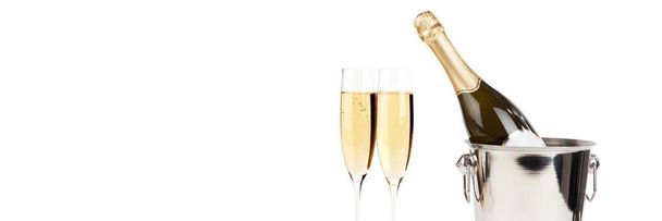 Szklanki szampana z pluskiem, koncepcja tematu uroczystości - Zdjęcie, obraz
