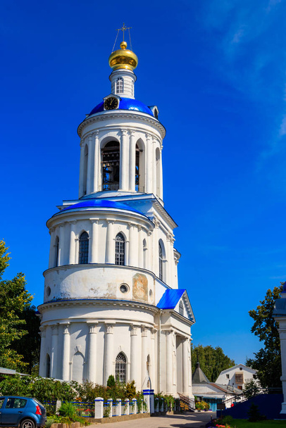 Колокольня Боголюбова монастыря во Владимирской области, Россия - Фото, изображение