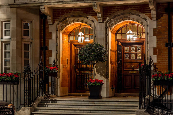 Σπίτι στο Mayfair το βράδυ των Χριστουγέννων, Λονδίνο, Ηνωμένο Βασίλειο - Φωτογραφία, εικόνα