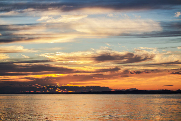 Dramatický a krásný západ slunce moře Kushiro, Hokkaido, Japonsko - Fotografie, Obrázek