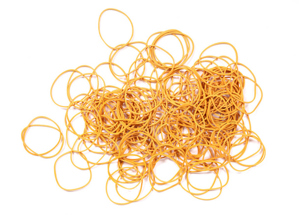 Žlutá gumová elastika izolované na bílém pozadí - Fotografie, Obrázek