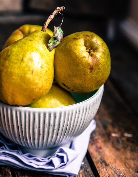 Pears on rustic wooden background - Foto, Imagem