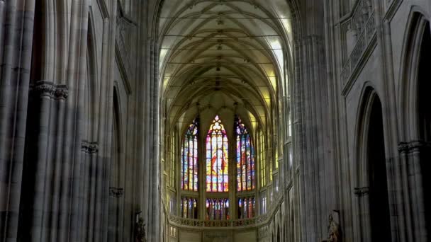 St Vitus kathedraal. Indrukwekkende Sint-Vituskathedraal in Praag, Tsjechië. - Video